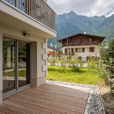White Pearl A05 Modern Alpes Travel Sleeps 4 To 6 Apartment Chamonix