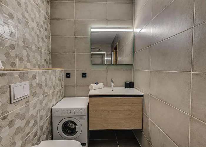 Apartment White Pearl A05 Modern Alpes Travel Sleeps 4 To 6 Chamonix