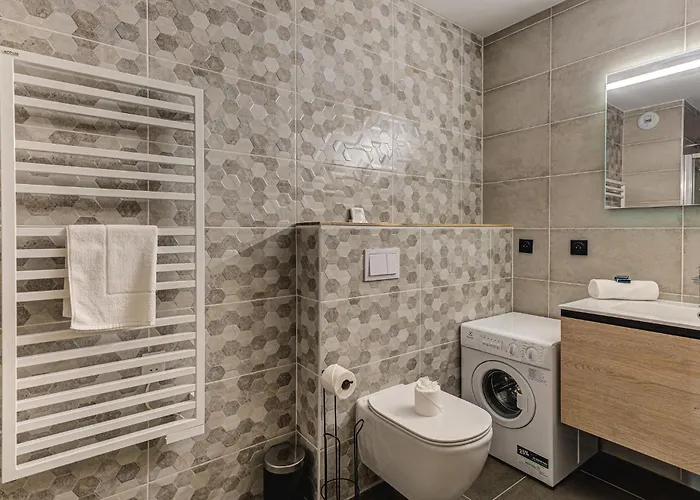 White Pearl A05 Modern Alpes Travel Sleeps 4 To 6