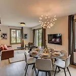 White Pearl A05, Alpes Agency, Chamonix, Sleeps 4 To 6 Apartment *