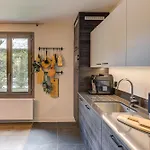 White Pearl A05, Alpes Agency, Chamonix, Sleeps 4 To 6 Apartment