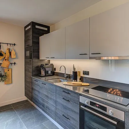 Appartement White Pearl A05 Modern Alpes Travel Sleeps 4 To 6 *