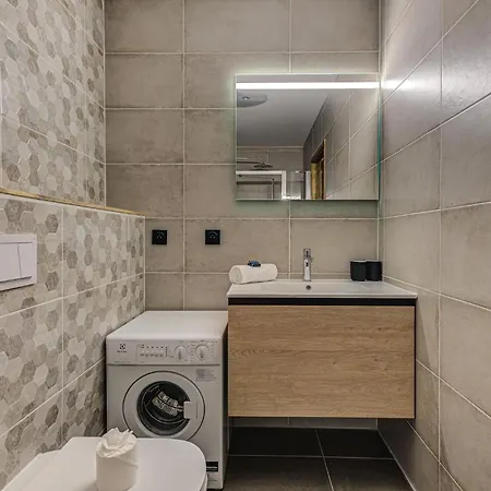 Apartamento White Pearl A05 Modern Alpes Travel Sleeps 4 To 6 *