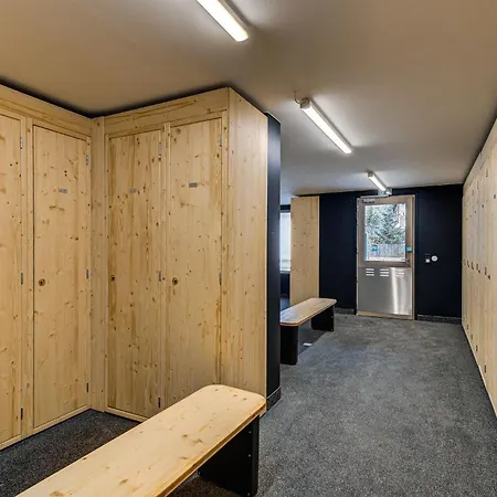 White Pearl A05 Modern Alpes Travel Sleeps 4 To 6