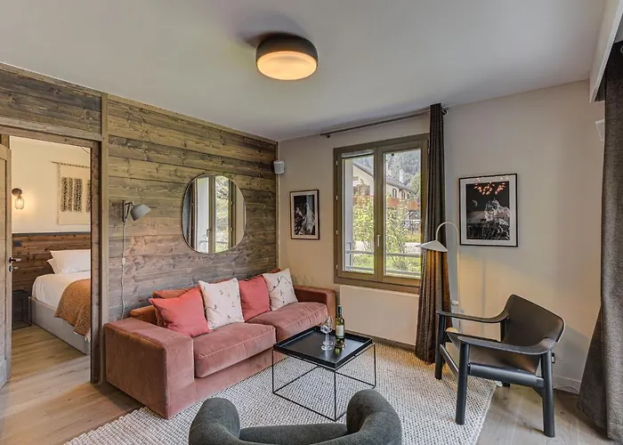 White Pearl A05 Modern Alpes Travel Sleeps 4 To 6 Chamonix