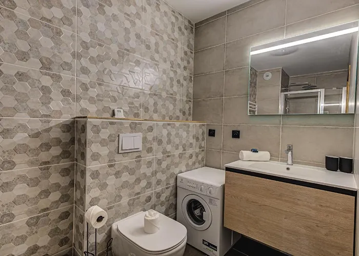 White Pearl A05 Modern Alpes Travel Sleeps 4 To 6 Daire