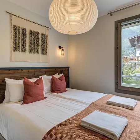 White Pearl A05 Modern Alpes Travel Sleeps 4 To 6 Апартаменты *