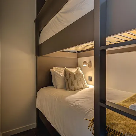 Апартаменты White Pearl A05 Modern Alpes Travel Sleeps 4 To 6