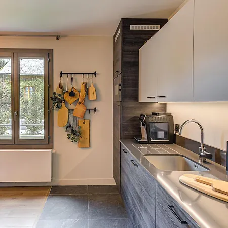 White Pearl A05 Modern Alpes Travel Sleeps 4 To 6 Апартаменты